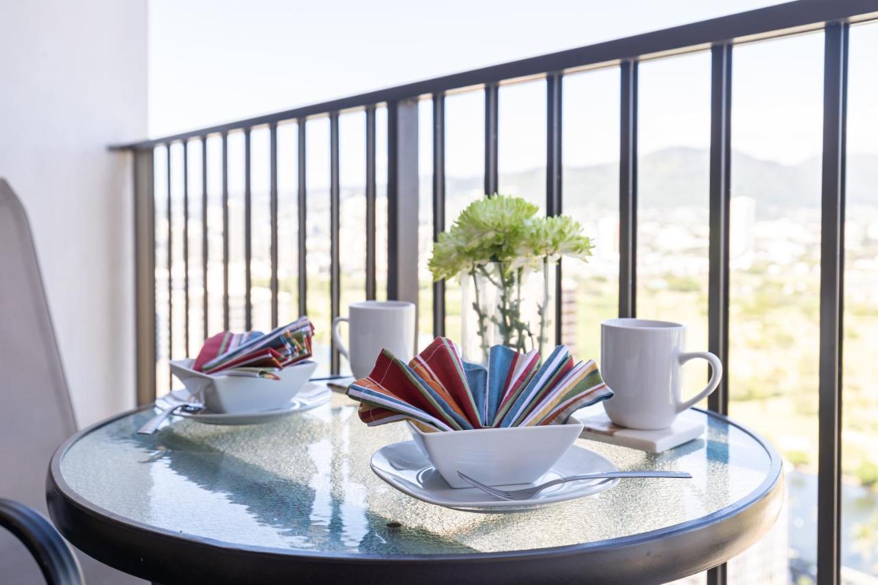 Waikiki Escapade Mountain Views Condo, Steps To Beach With Parking Perk Honolulu Exterior foto